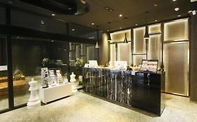 Noble Park Hotel